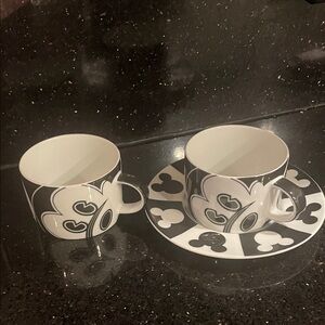 Disney Black and White Dimensions Mugs 1 plate